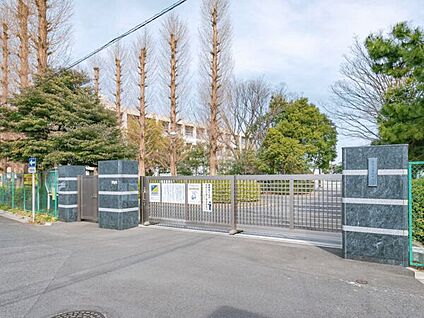 蕨市立第一中学校 462m