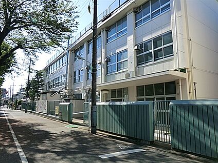 中野区立緑野中学校 401m