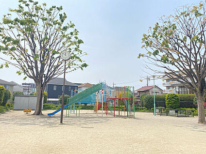 朝日三丁目公園 481m