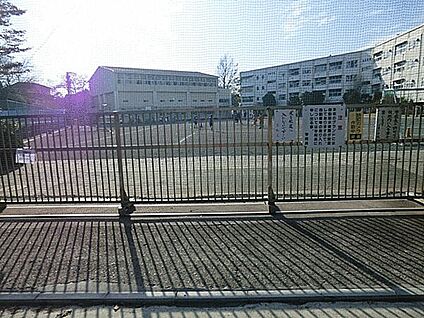 横浜市立小雀小学校 723m