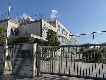 名古屋市立日比津小学校 257m