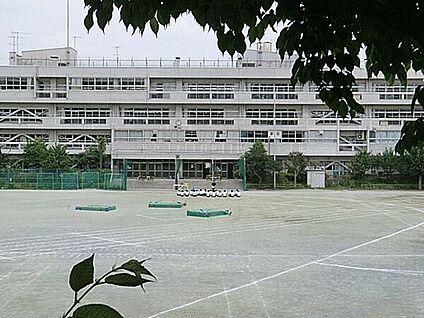 国分寺市立第二中学校 678m
