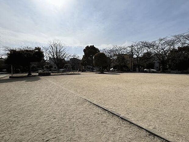 前川第1公園(約698m)