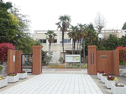 名古屋市立瑞穂ヶ丘中学校 926m