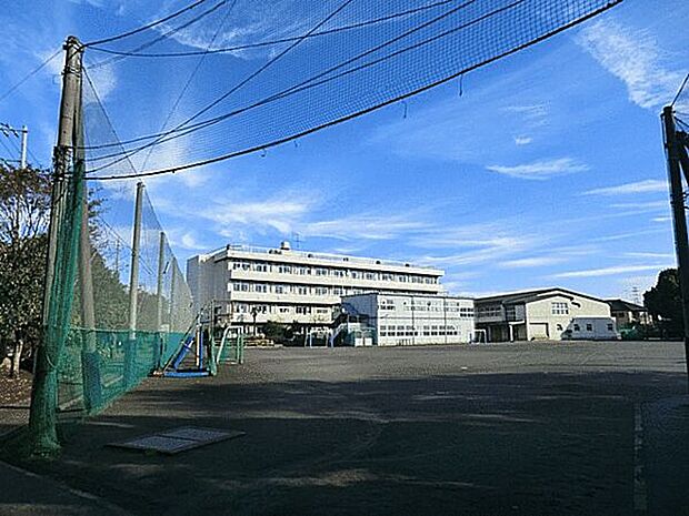 横浜市立三ツ境小学校(約372m)