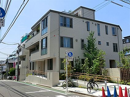 香川内科小児科医院 372m