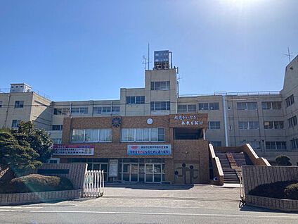 越谷市立東中学校 921m