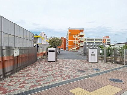 門真市立沖小学校 872m