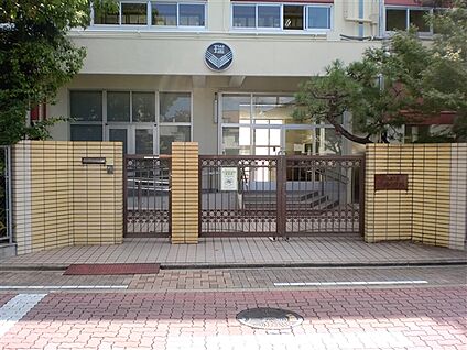 名古屋市立瑞穂小学校 319m