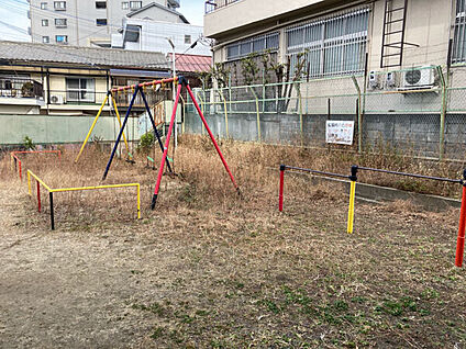 南水苑町第1ちびっこ老人憩いの広場 1077m