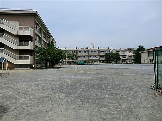 川崎市立玉川小学校（約749m）