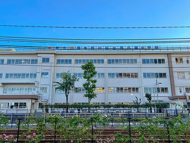 荒川区立尾久西小学校(約402m)