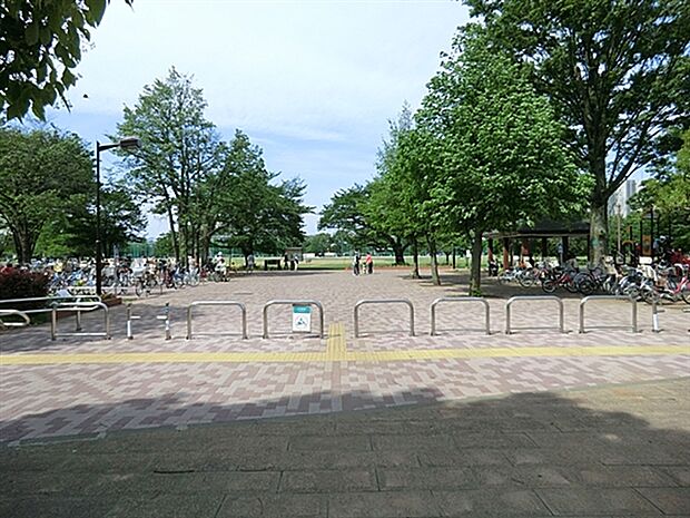 武蔵野中央公園(約686m)