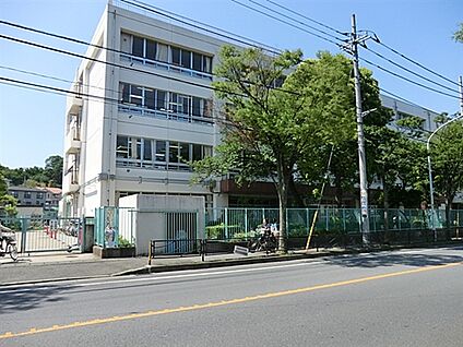川崎市立野川小学校 435m