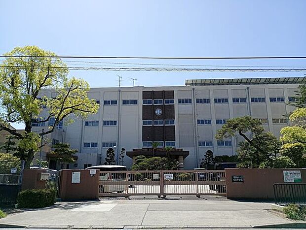 名古屋市立鳴海中学校(約1,585m)