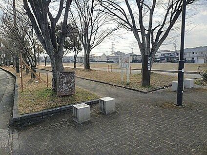 河畔公園 774m