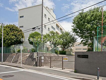 横浜市立馬場小学校 715m