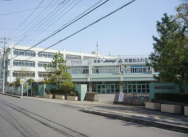 さいたま市立宮前中学校(約960m)