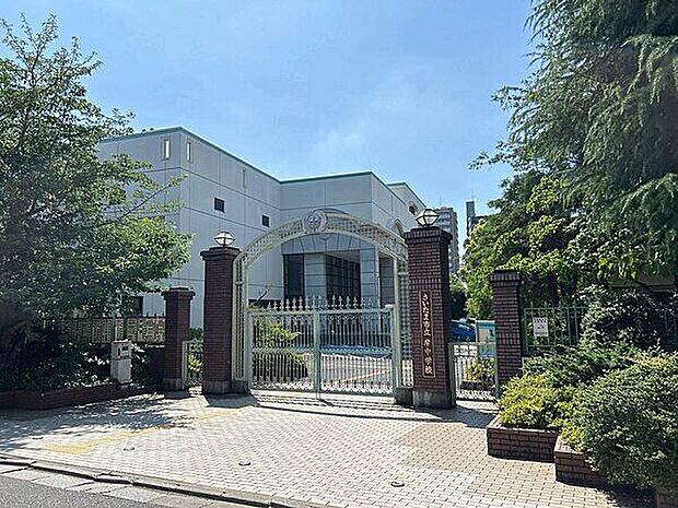 さいたま市立岸中学校(約908m)