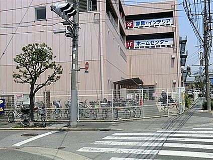 島忠ホームセンター大谷田店 1376m