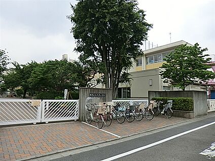 練馬区立北原小学校 582m
