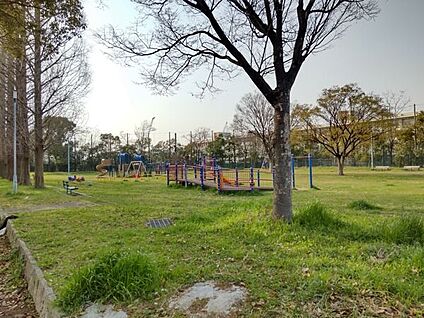 西成公園 930m