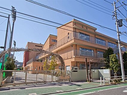 板橋区立大谷口小学校 442m