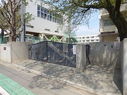 世田谷区立中丸小学校 461m