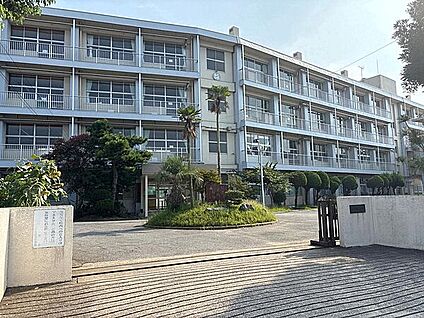 千葉市立幕張中学校 1148m