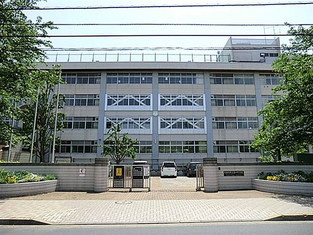 武蔵野市立第四中学校（約1,018m）