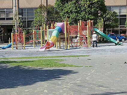 川崎市立大師中学校 942m