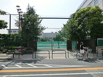 足立区立本木小学校 829m