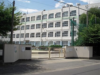 名古屋市立東港中学校 1313m