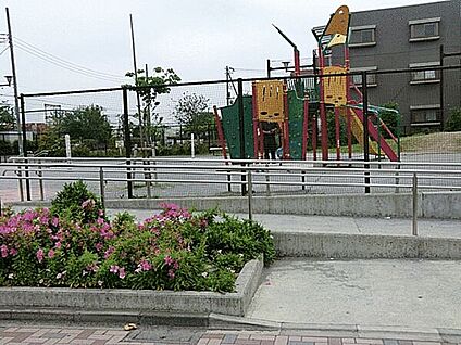細田三丁目せせらぎ公園 609m