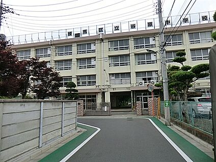 練馬区立谷原中学校 953m
