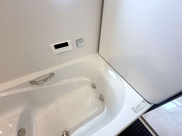 【ジェットバス】浴室にはジェットバス完備。浴室テレビと併せてリラックスしながら一日の疲れを癒してください。【アーバンポート施工例】