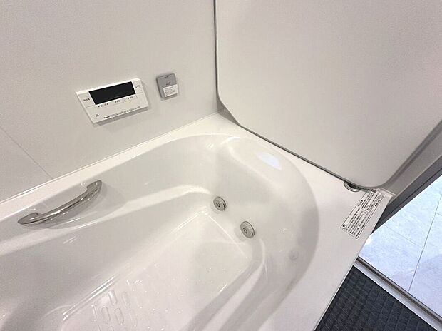 【ジェットバス】浴室にはジェットバス完備。浴室テレビと併せてリラックスしながら一日の疲れを癒してください。【アーバンポート施工例】