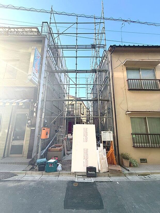 【現地写真】前面道路は交通量も少なく小さなお子様がいるご家庭も安心。【2025年12月撮影】