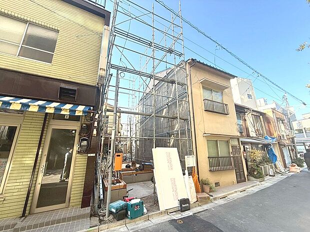 【現地写真】2方向に道路があるので通風良好。【2025年12月撮影】