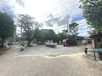 本蓮沼駅前いずみ公園 100ｍ(徒歩2分)