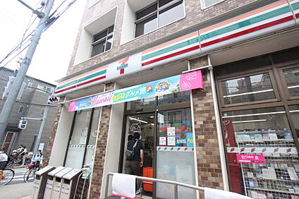 セブンイレブン足立４丁目店 290ｍ(徒歩4分)