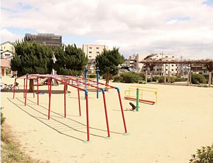 塩塚公園 約500m～510m(徒歩7分)