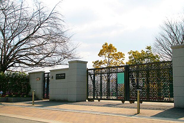 吹田市立第三中学校（約460m）