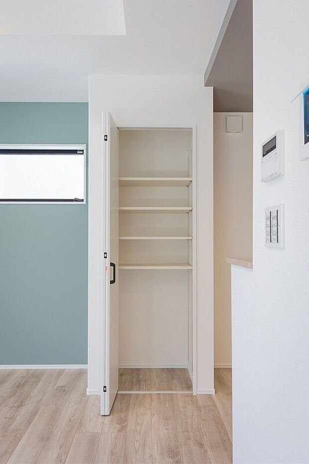 【【No.2】パントリー】パントリー付きでお買い物も安心です。