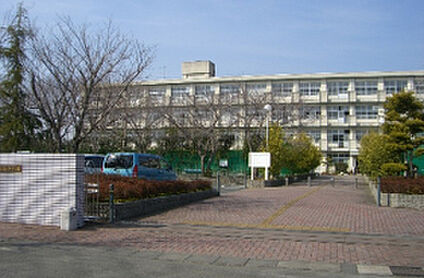 周南中学校 約220m(徒歩約3分 )