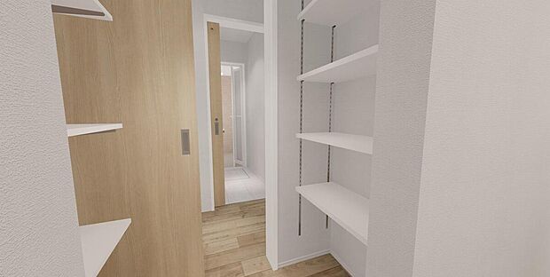 【パントリー】完成予想イメージ　パントリーはたっぷり収納ができるほか、通り抜けができる仕様の家事ラク動線♪お買い物帰りの片付けにも便利です。　