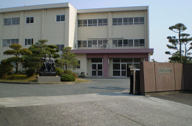 袋井南中学校（約1,800m）