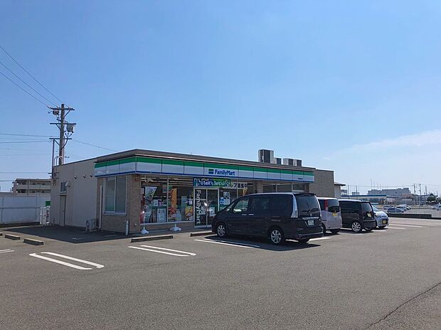 ファミリーマート磐田新貝店(約840m)