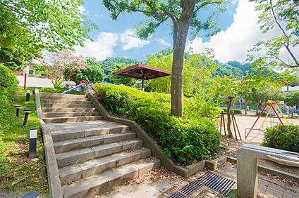 大原西公園 約30ｍ(徒歩１分)