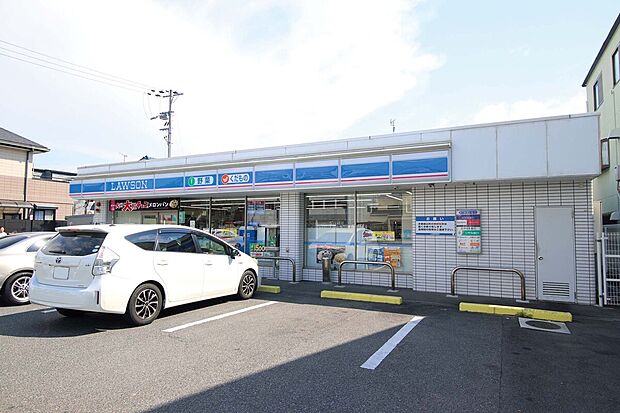ローソン（約320m）